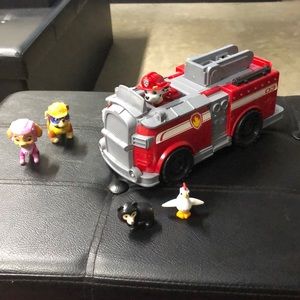 Paw Patrol Marshall’s Ride ‘n’ Rescue Transforming 2-in-1 Fire Truck & Play-set